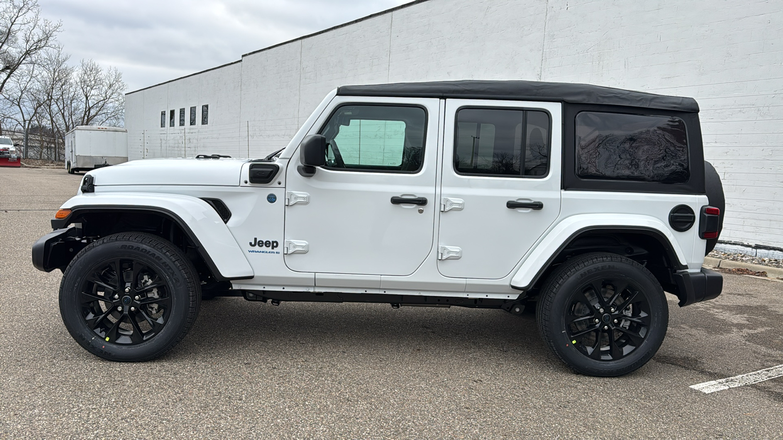 2025 Jeep Wrangler Sahara 4xe 2