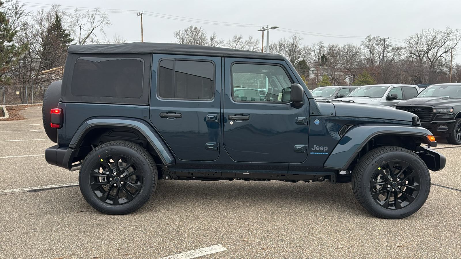 2025 Jeep Wrangler Sahara 4xe 6