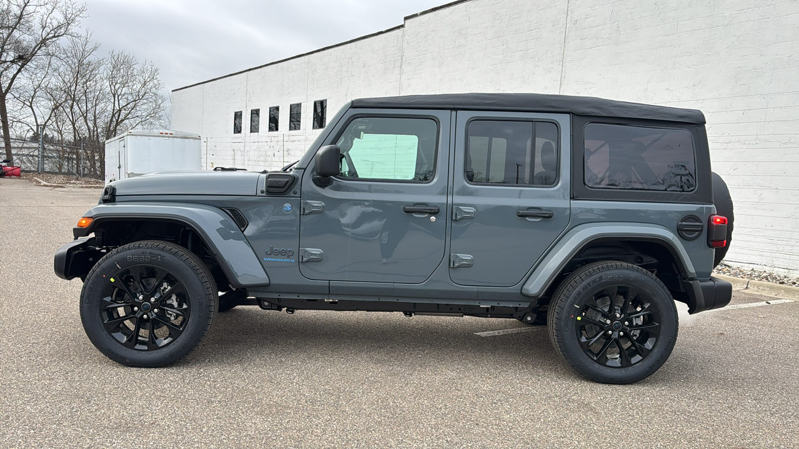 2025 Jeep Wrangler Sahara 4xe 2