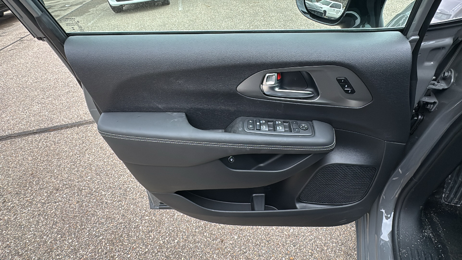 2025 Chrysler Pacifica Hybrid Select 10