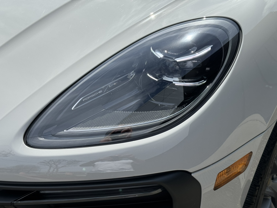 2023 Porsche Macan  11