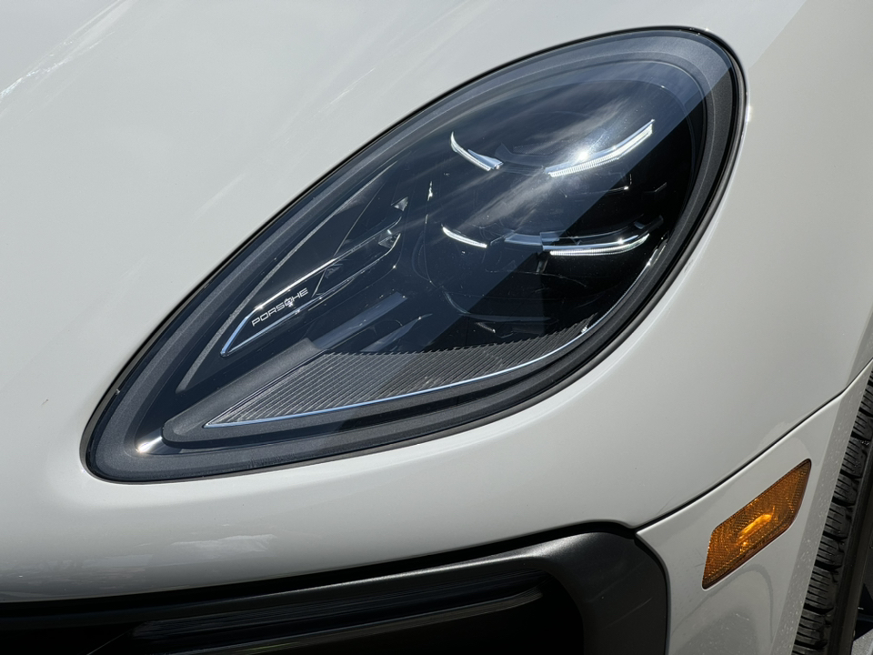 2023 Porsche Macan  12