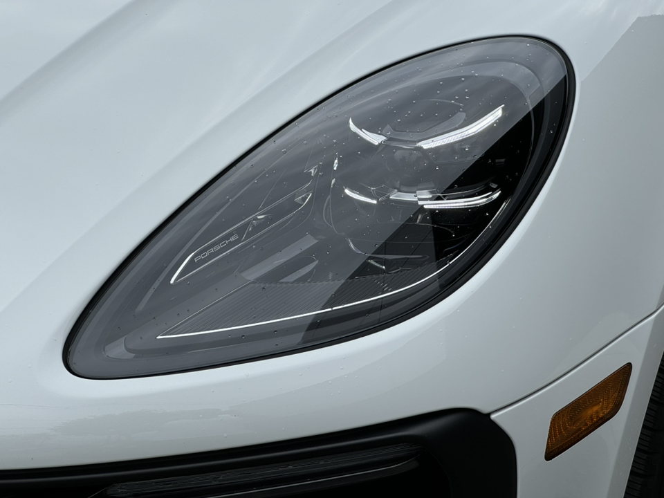 2023 Porsche Macan  11