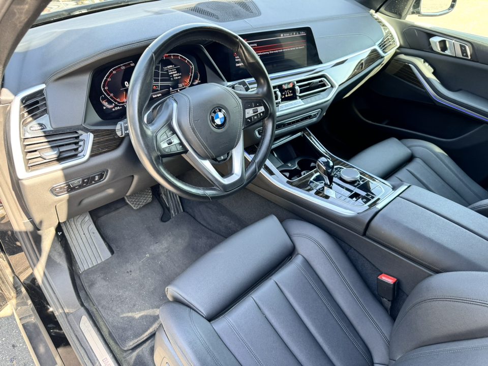 2020 BMW X5  26