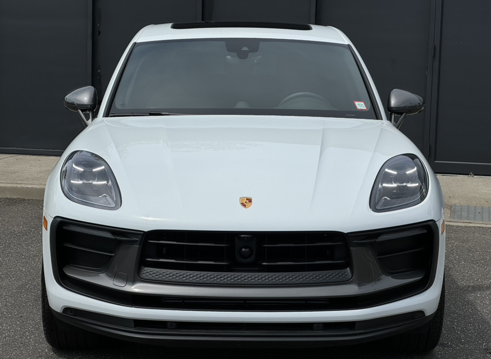 2024 Porsche Macan  2