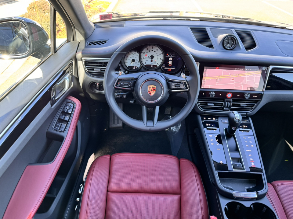 2024 Porsche Macan  18