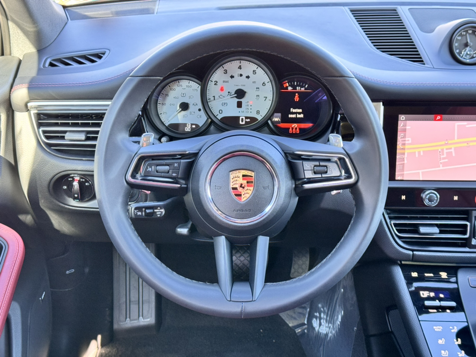 2024 Porsche Macan  19