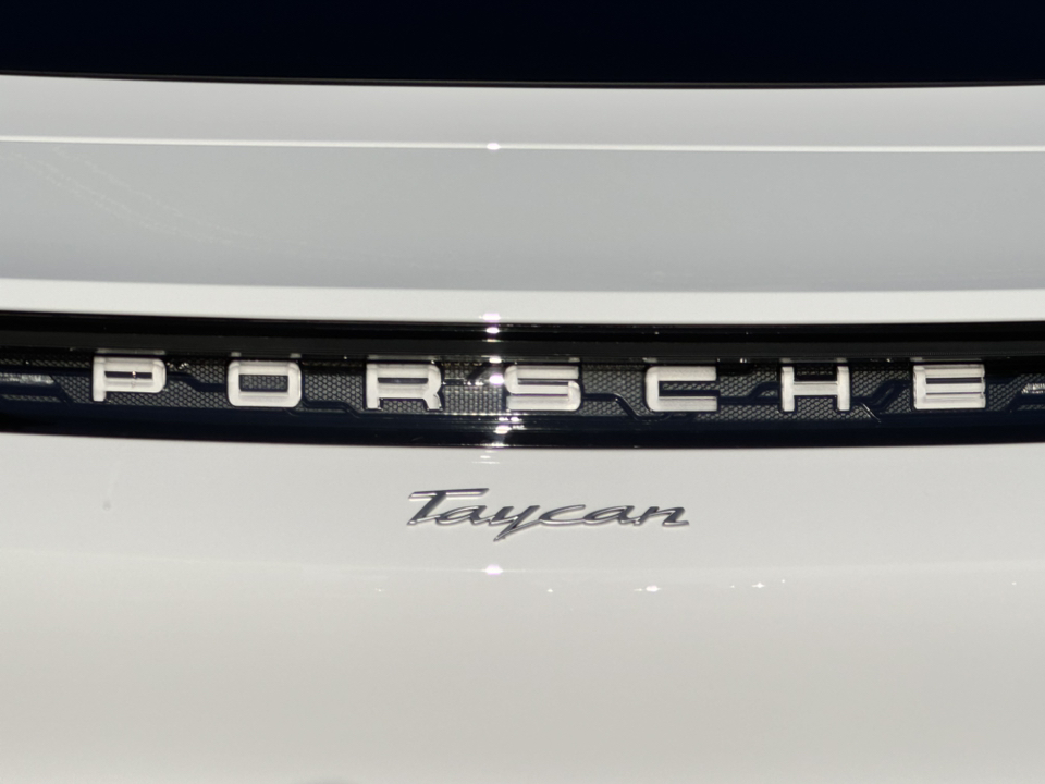 2023 Porsche Taycan  32