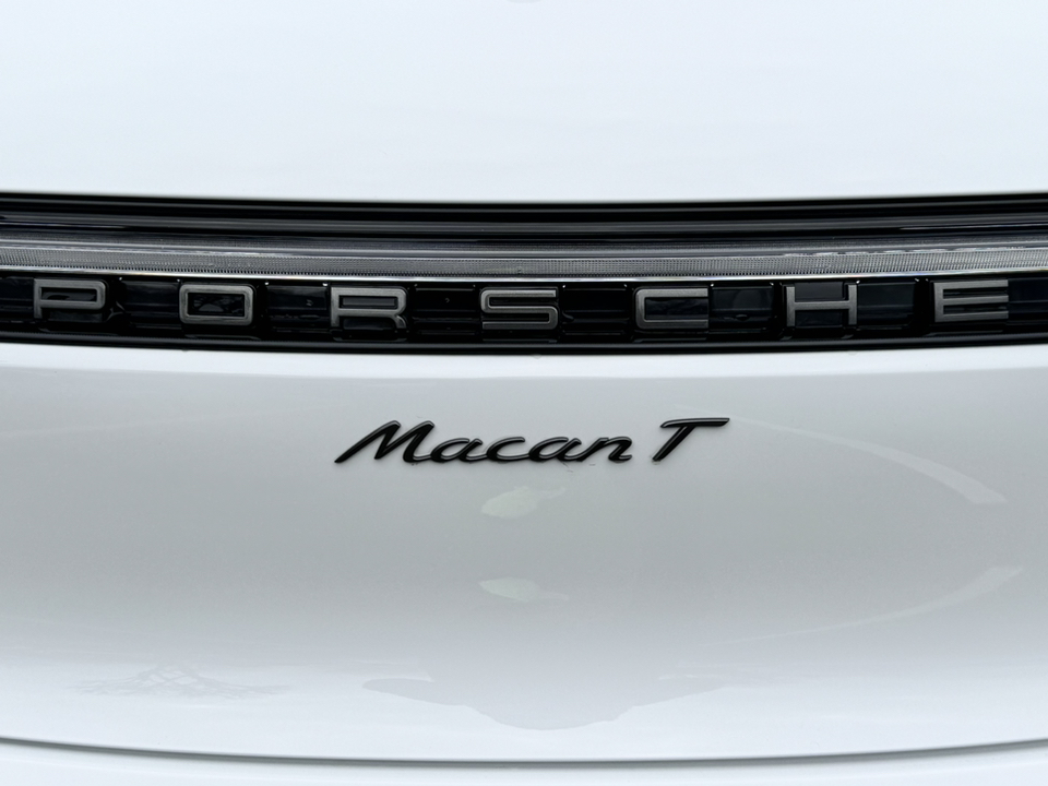 2024 Porsche Macan T 32