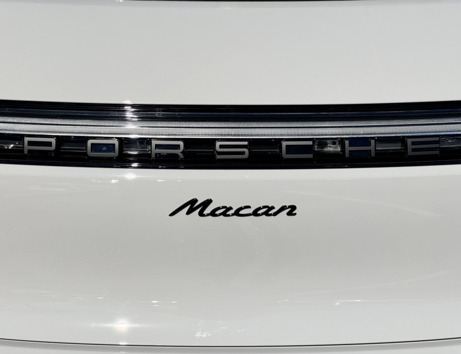 2024 Porsche Macan  28