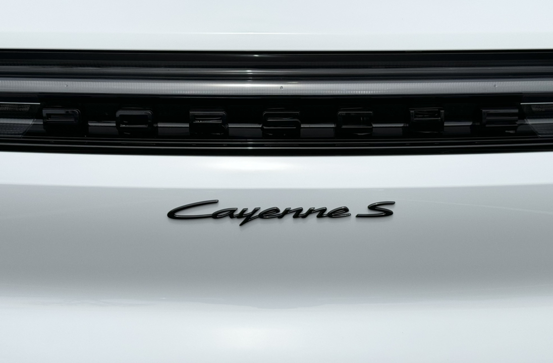 2024 Porsche Cayenne S 32