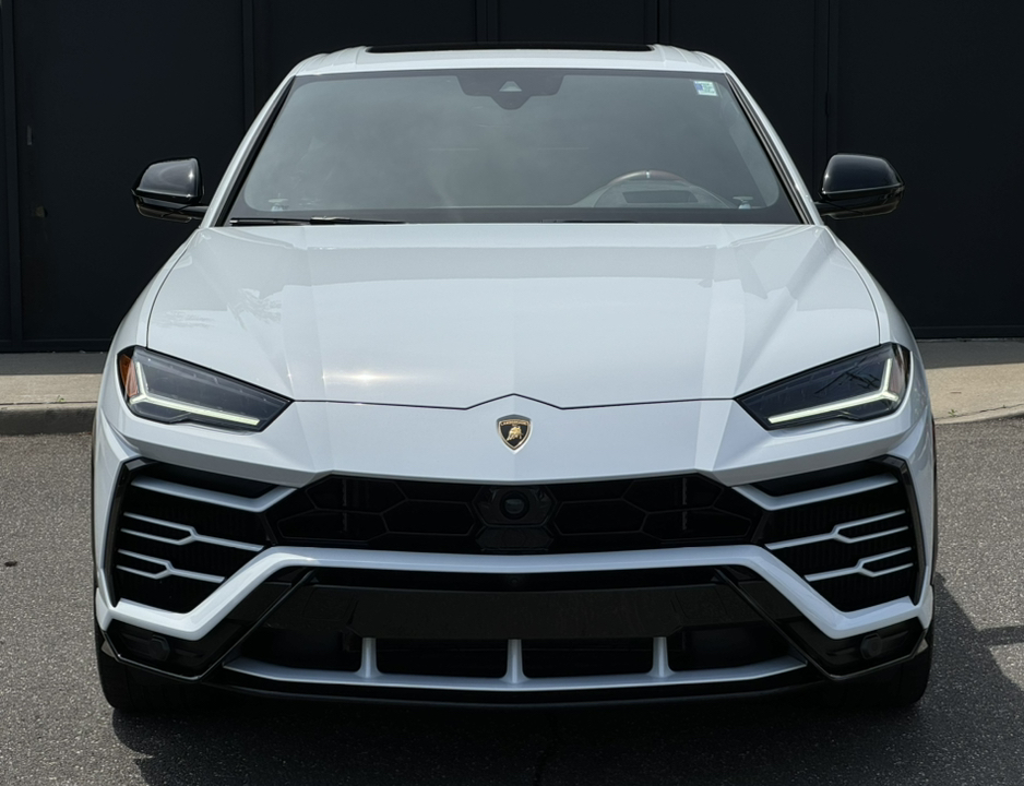 2020 Lamborghini Urus Base 2