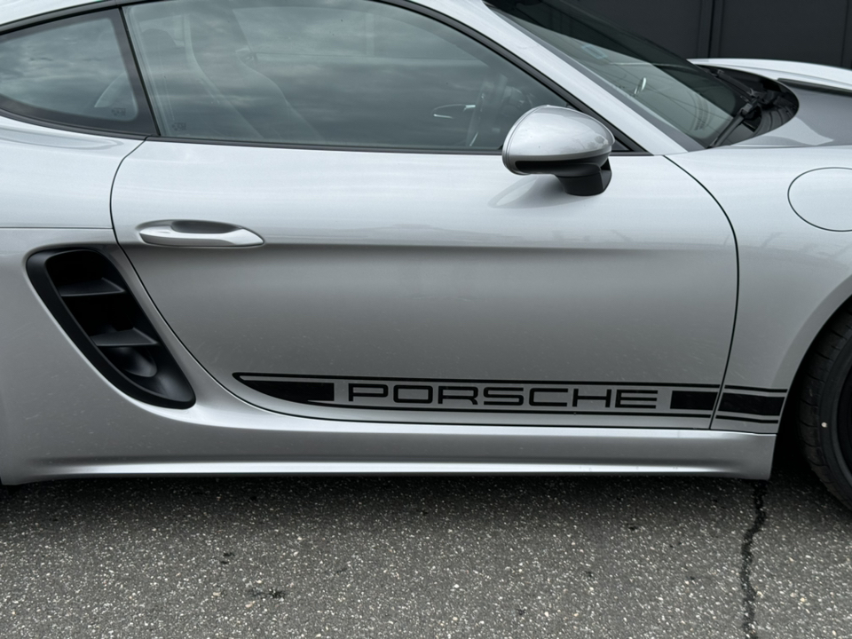 2024 Porsche 718 Cayman  10