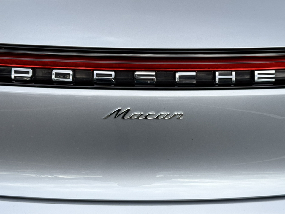 2023 Porsche Macan  32