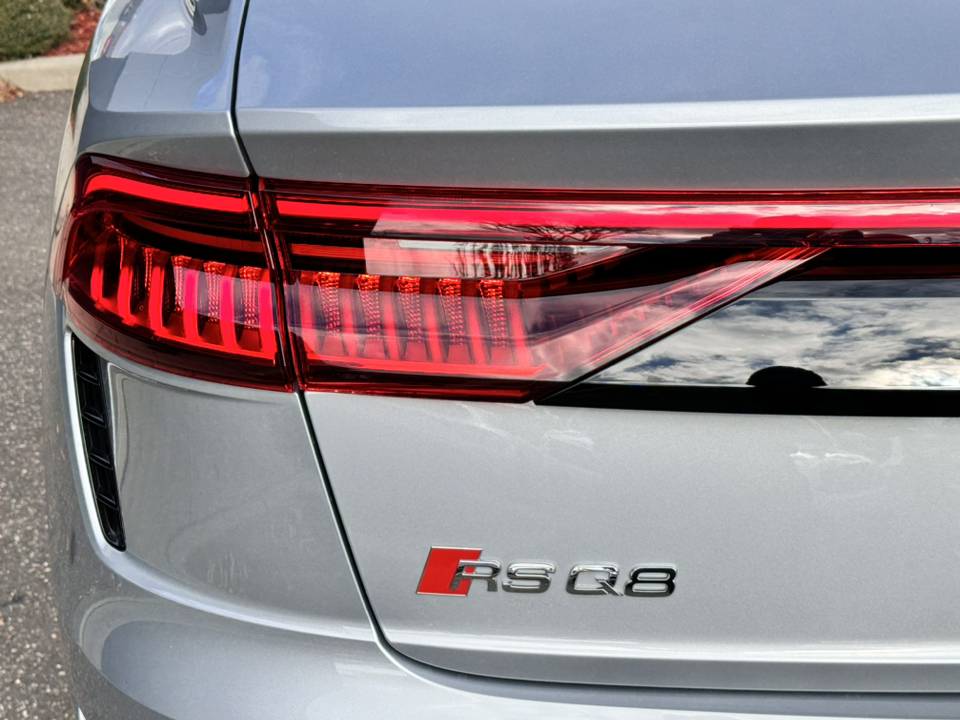2023 Audi RS Q8 4.0T 33