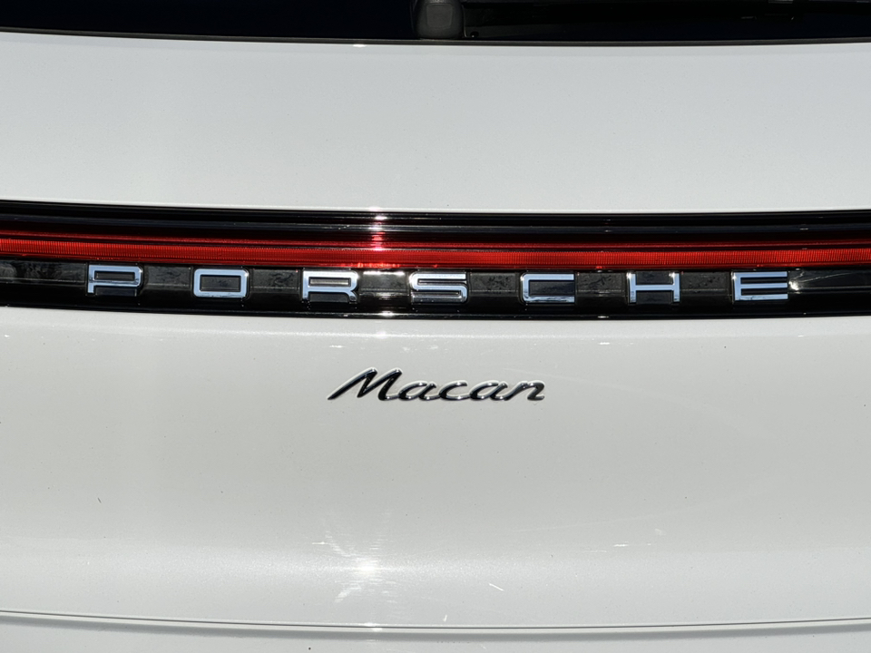 2023 Porsche Macan  31