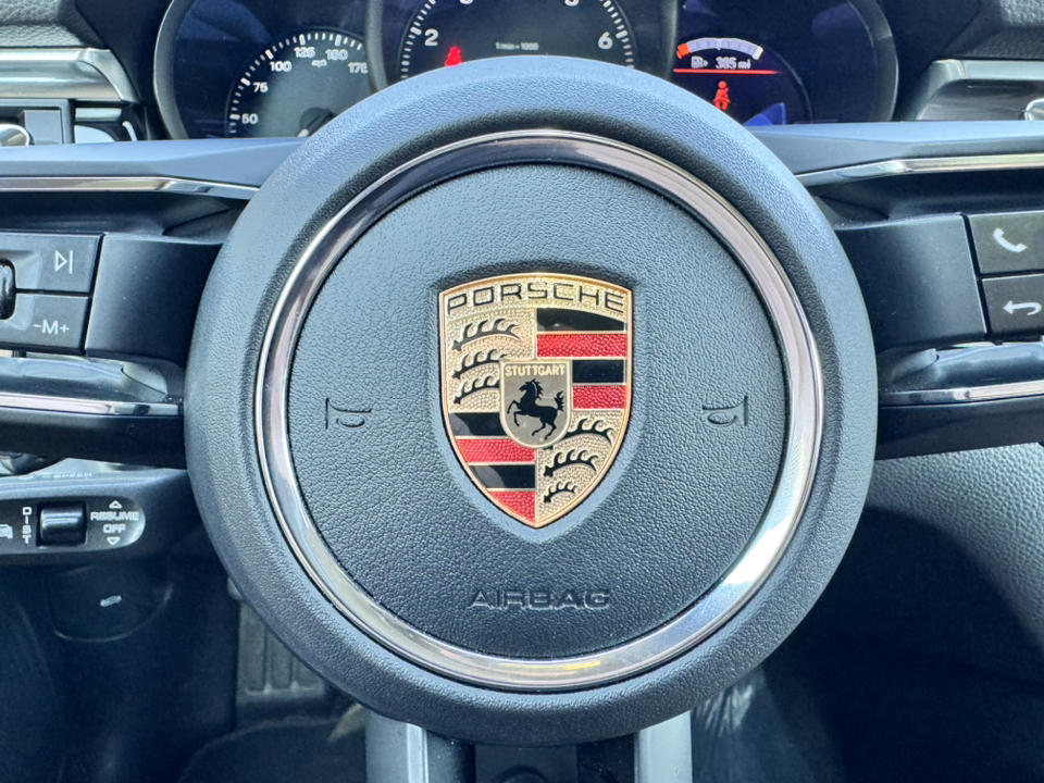 2023 Porsche Macan  17