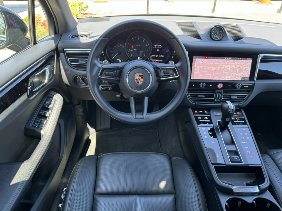 2023 Porsche Macan  18