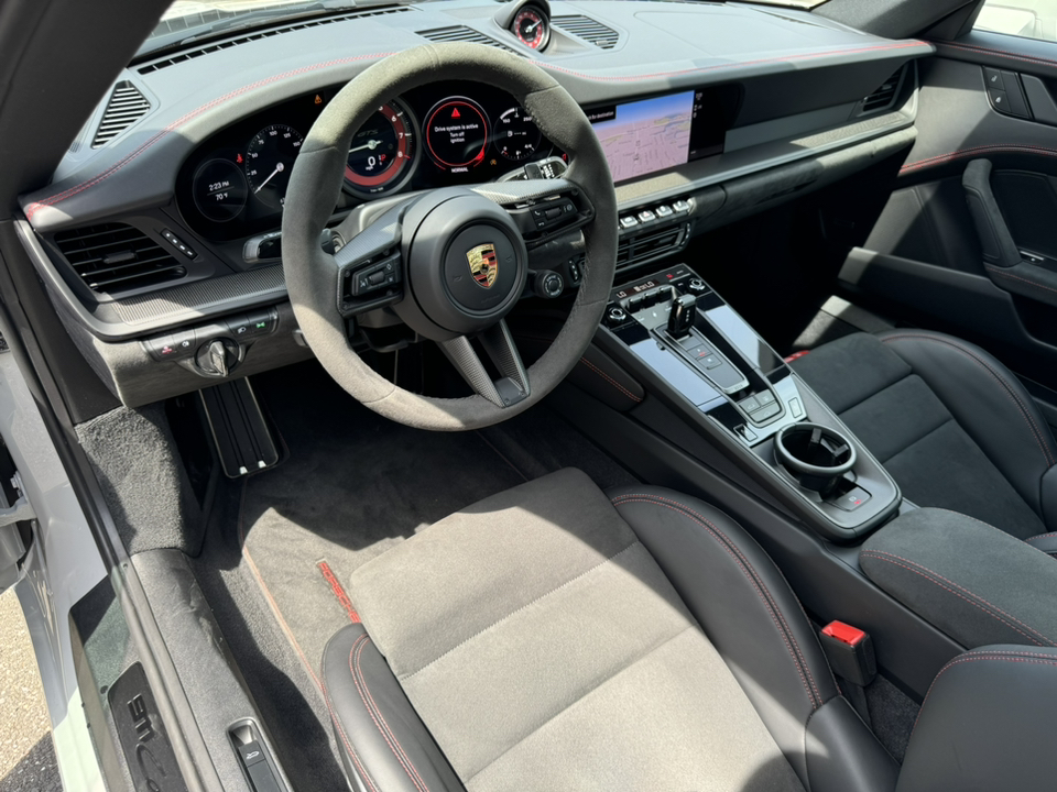 2023 Porsche 911 Carrera 4 GTS 18