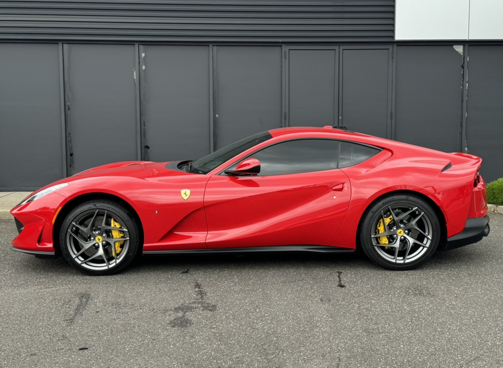 2019 Ferrari 812 Superfast Base 4