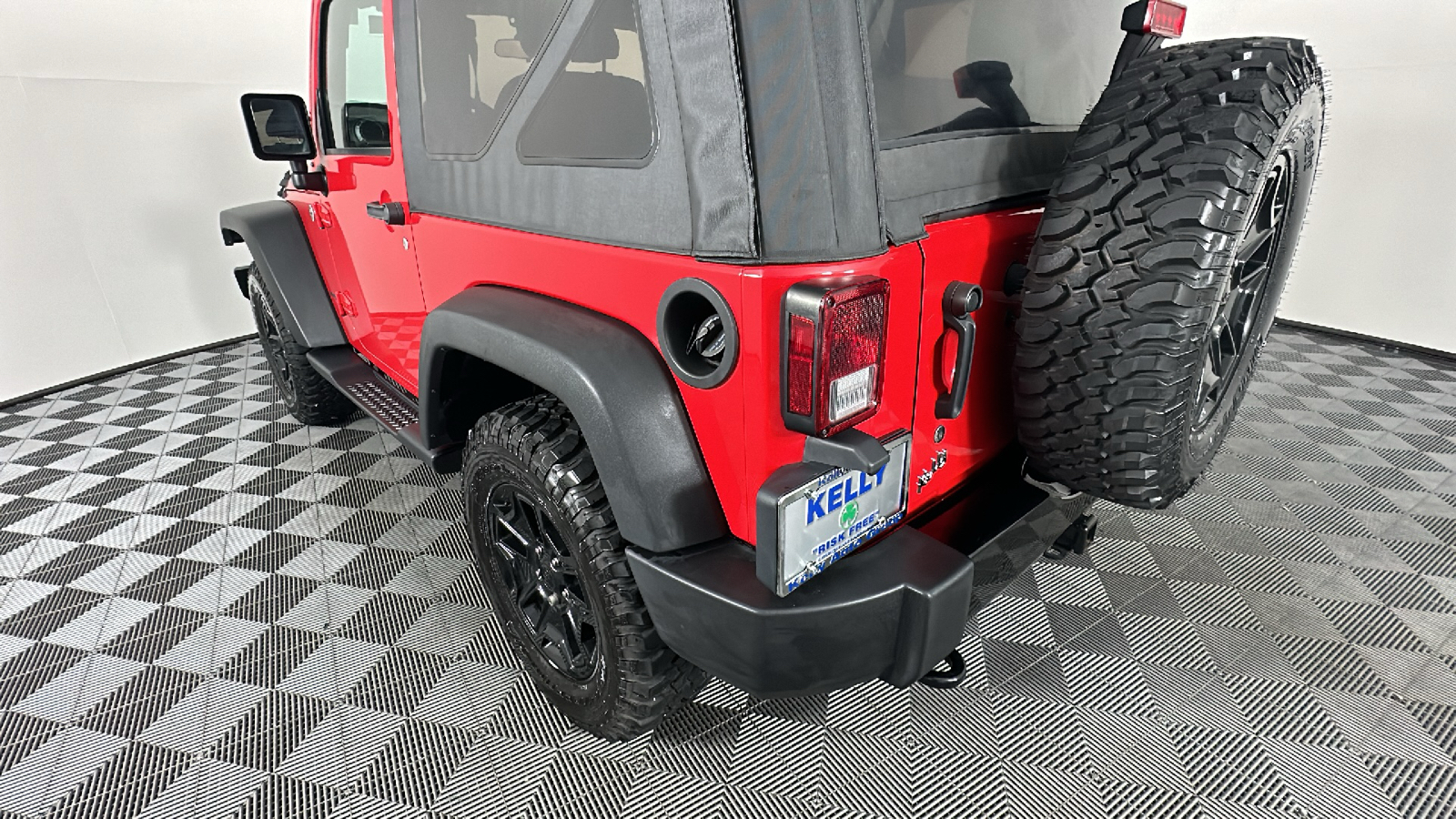 2017 Jeep Wrangler Sport 14