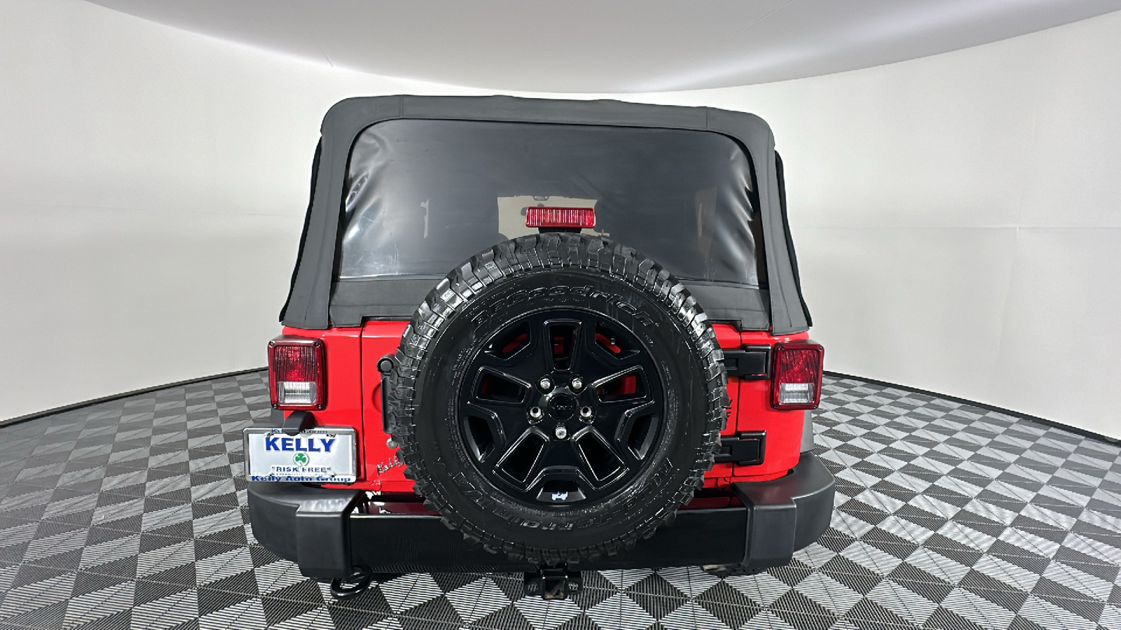 2017 Jeep Wrangler Sport 16