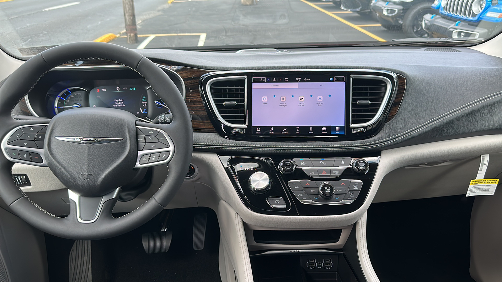 2023 Chrysler Pacifica Hybrid Limited 19