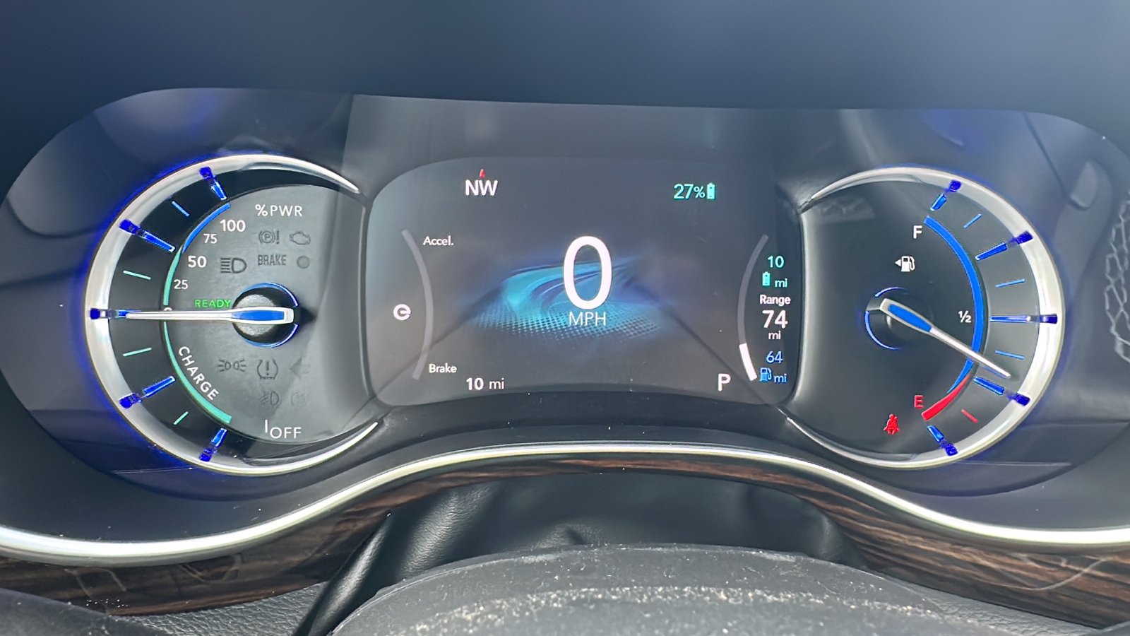 2023 Chrysler Pacifica Hybrid Limited 27