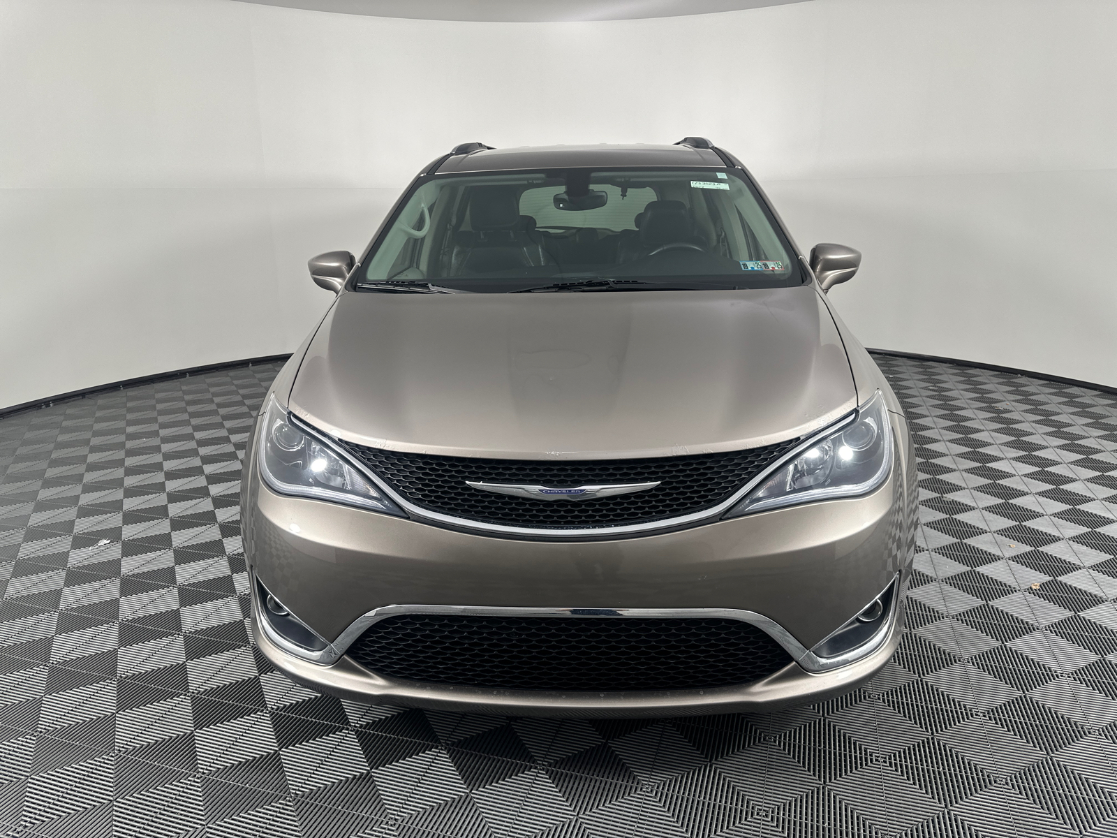 2017 Chrysler Pacifica Touring L Plus 4