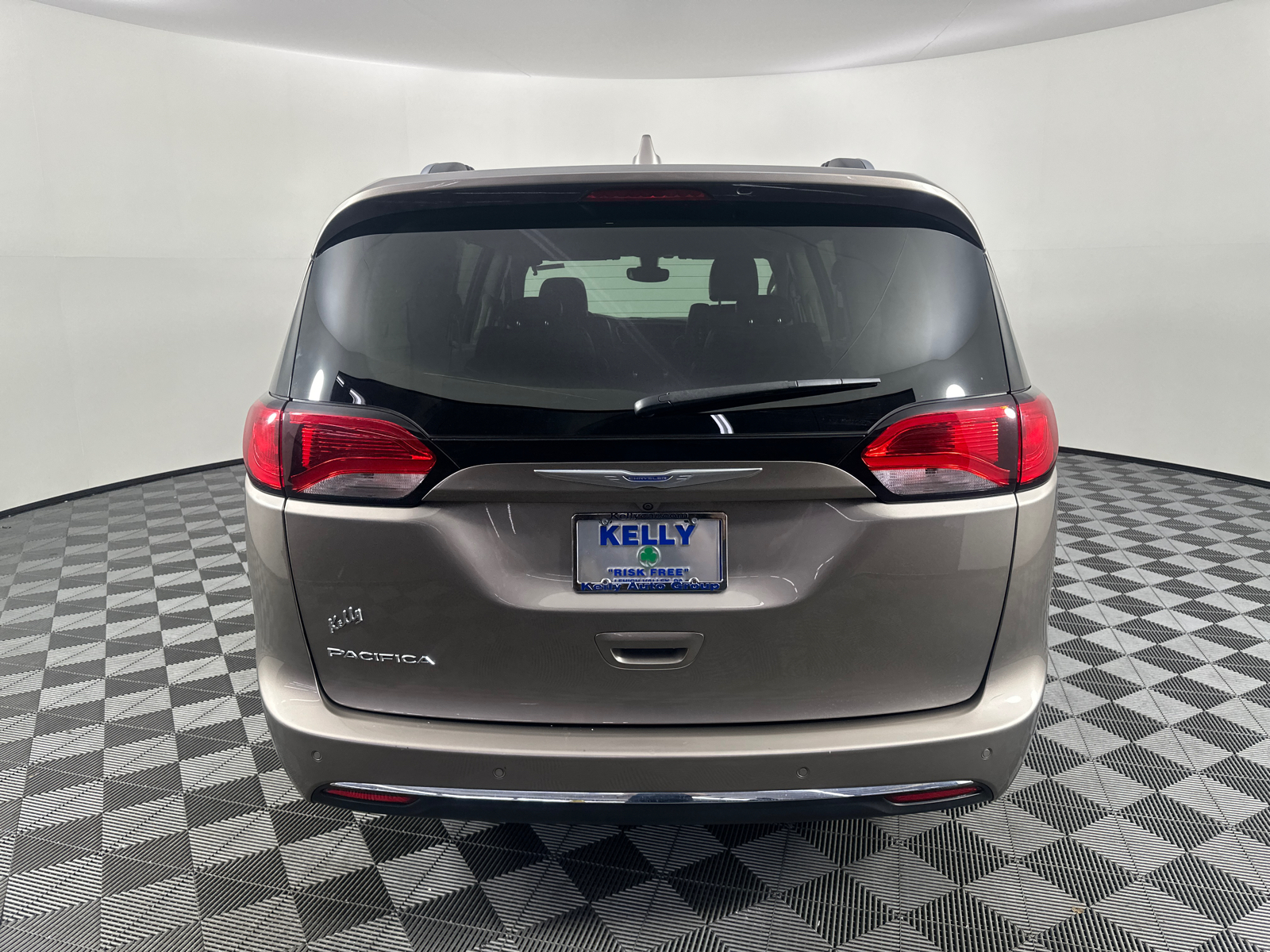 2017 Chrysler Pacifica Touring L Plus 14