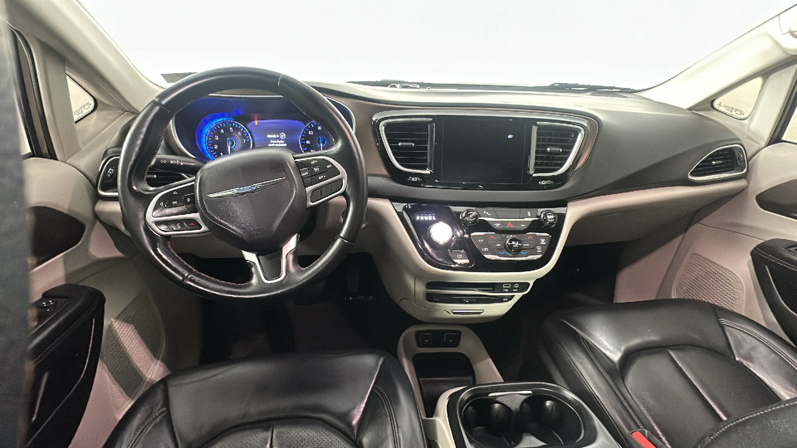 2017 Chrysler Pacifica Touring L Plus 29