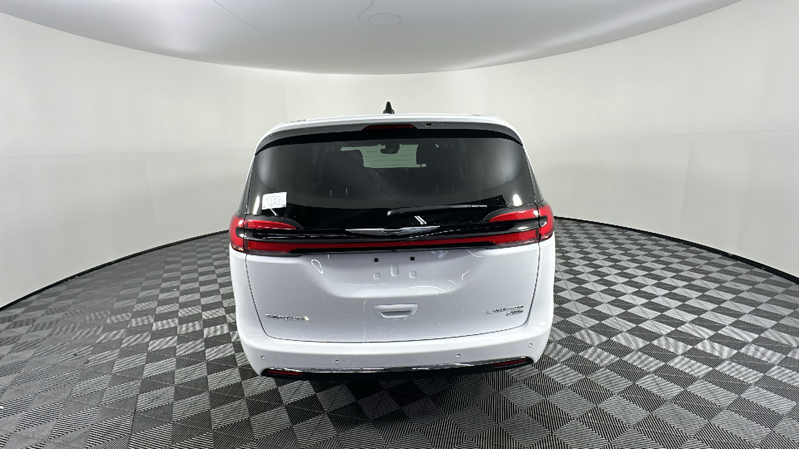 2024 Chrysler Pacifica Limited 12