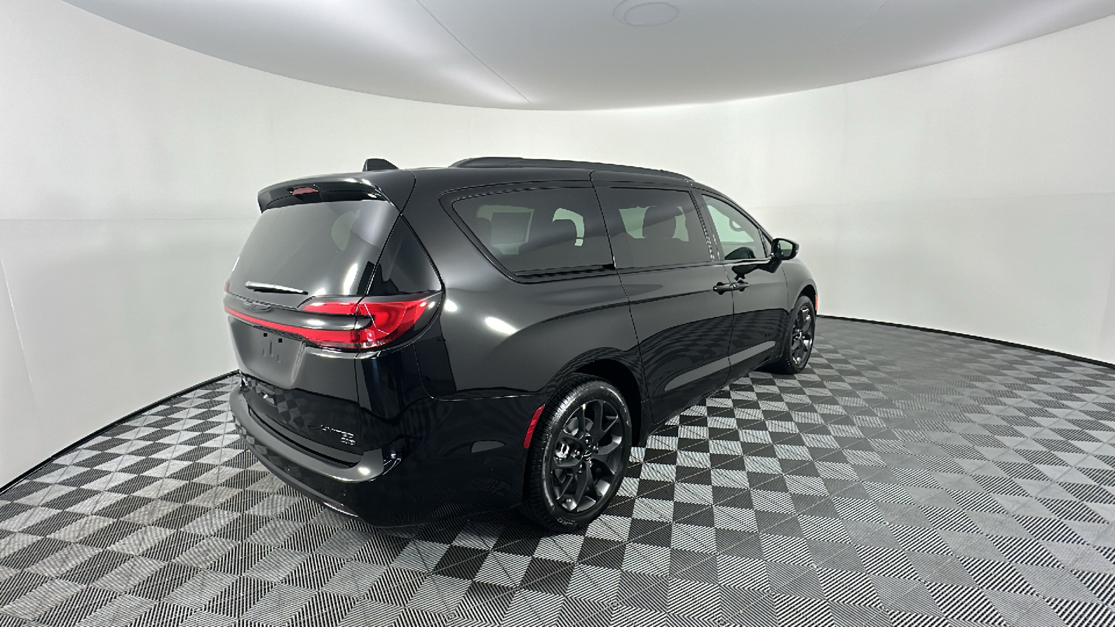 2024 Chrysler Pacifica Limited 16