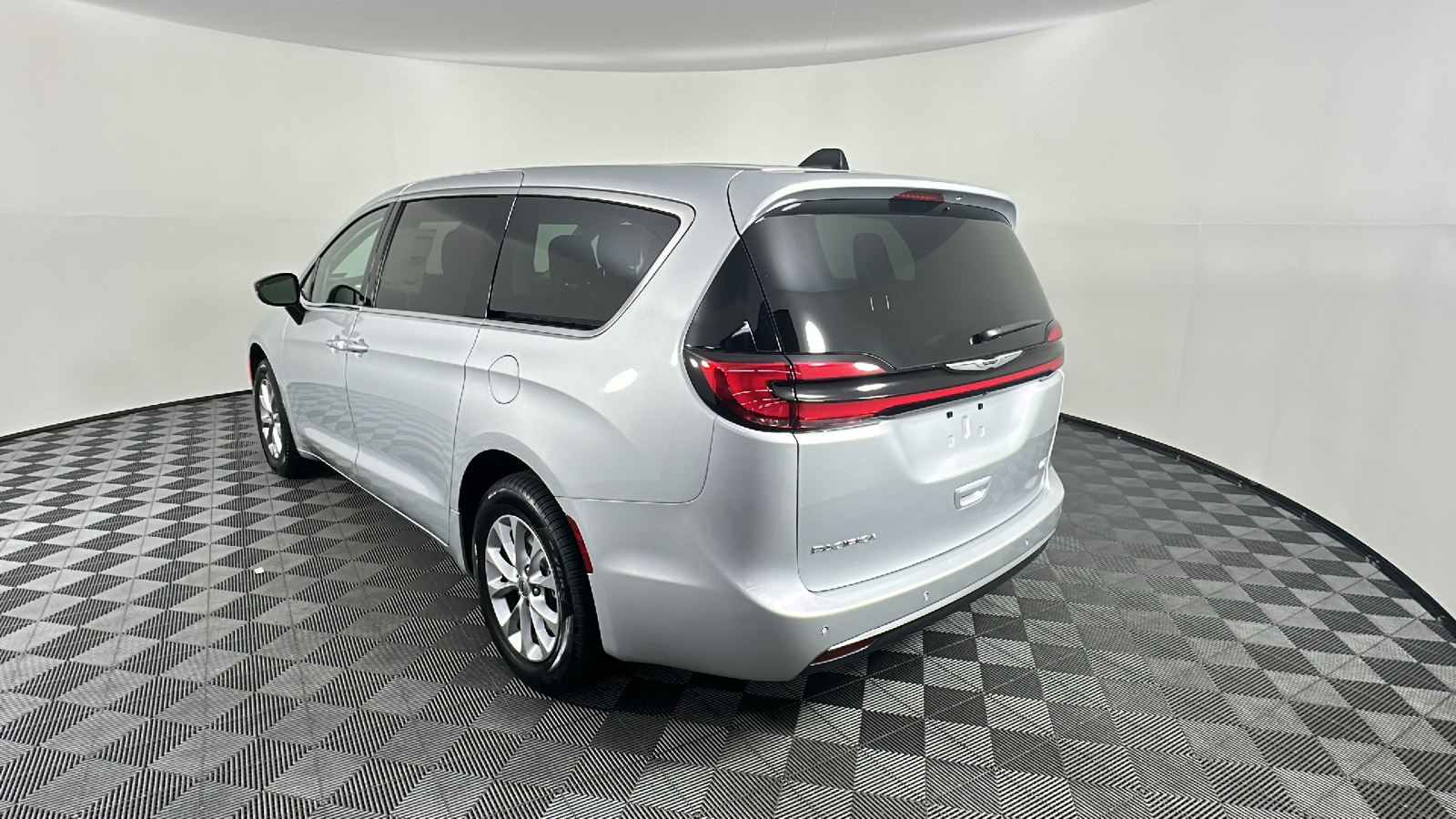 2024 Chrysler Pacifica Touring L 11