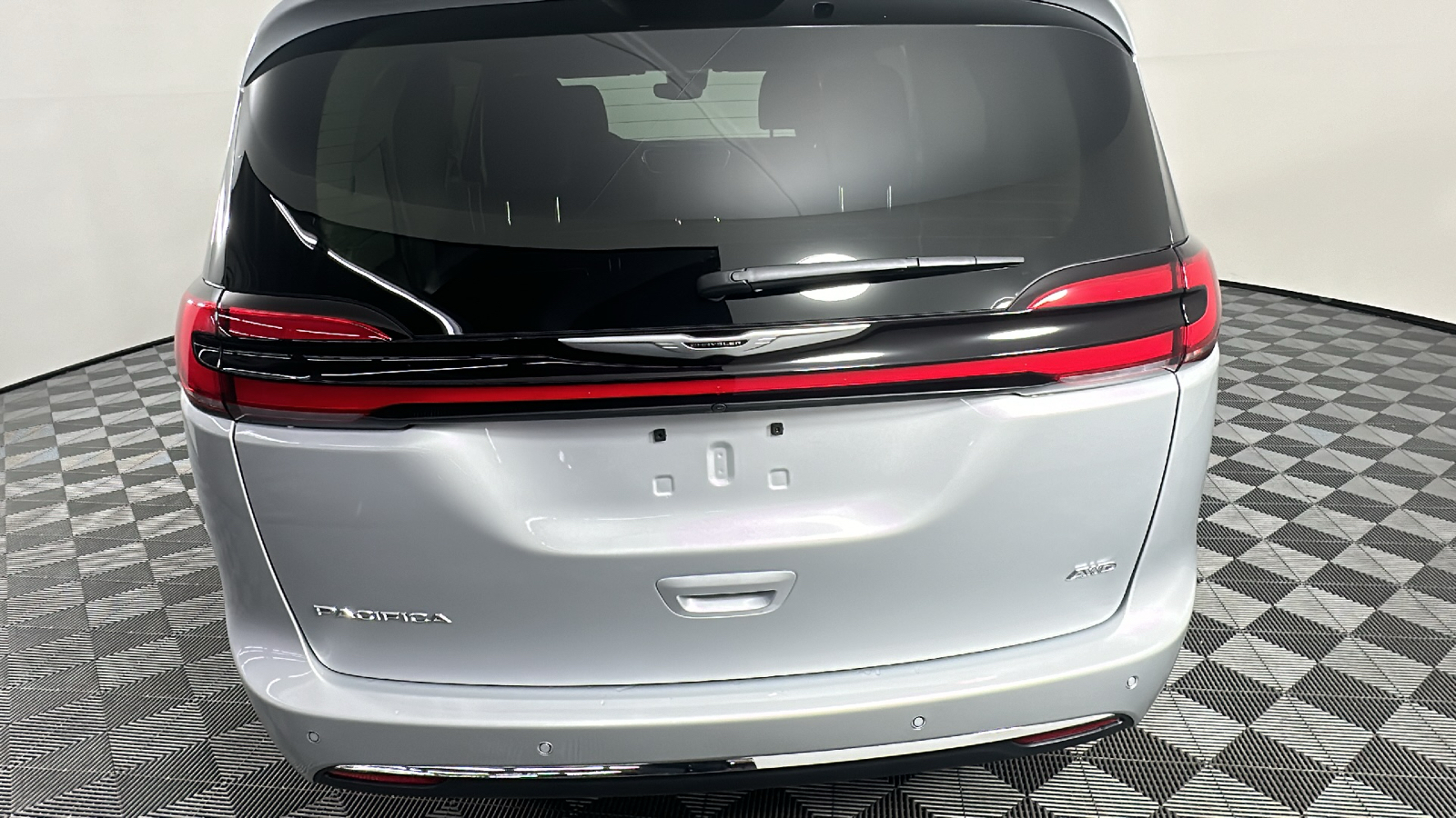 2024 Chrysler Pacifica Touring L 15