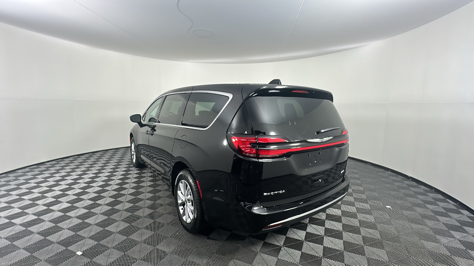 2024 Chrysler Pacifica Touring L 9