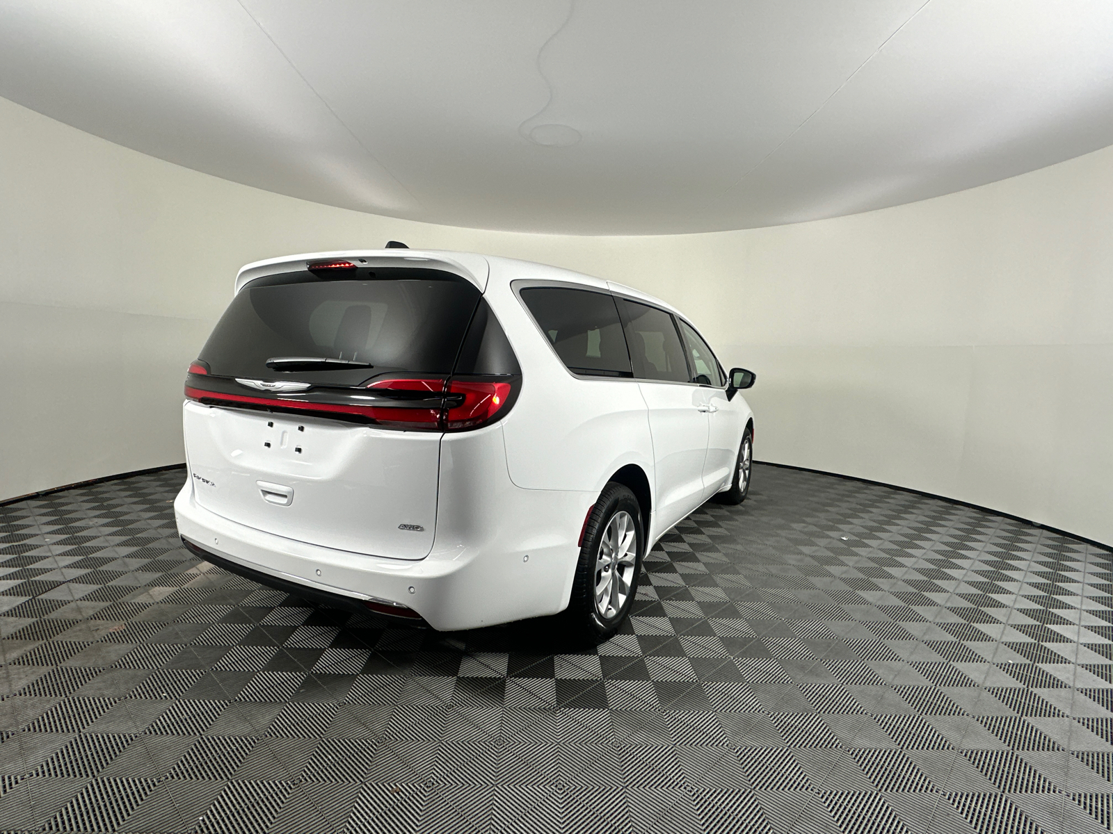 2024 Chrysler Pacifica Touring L 18