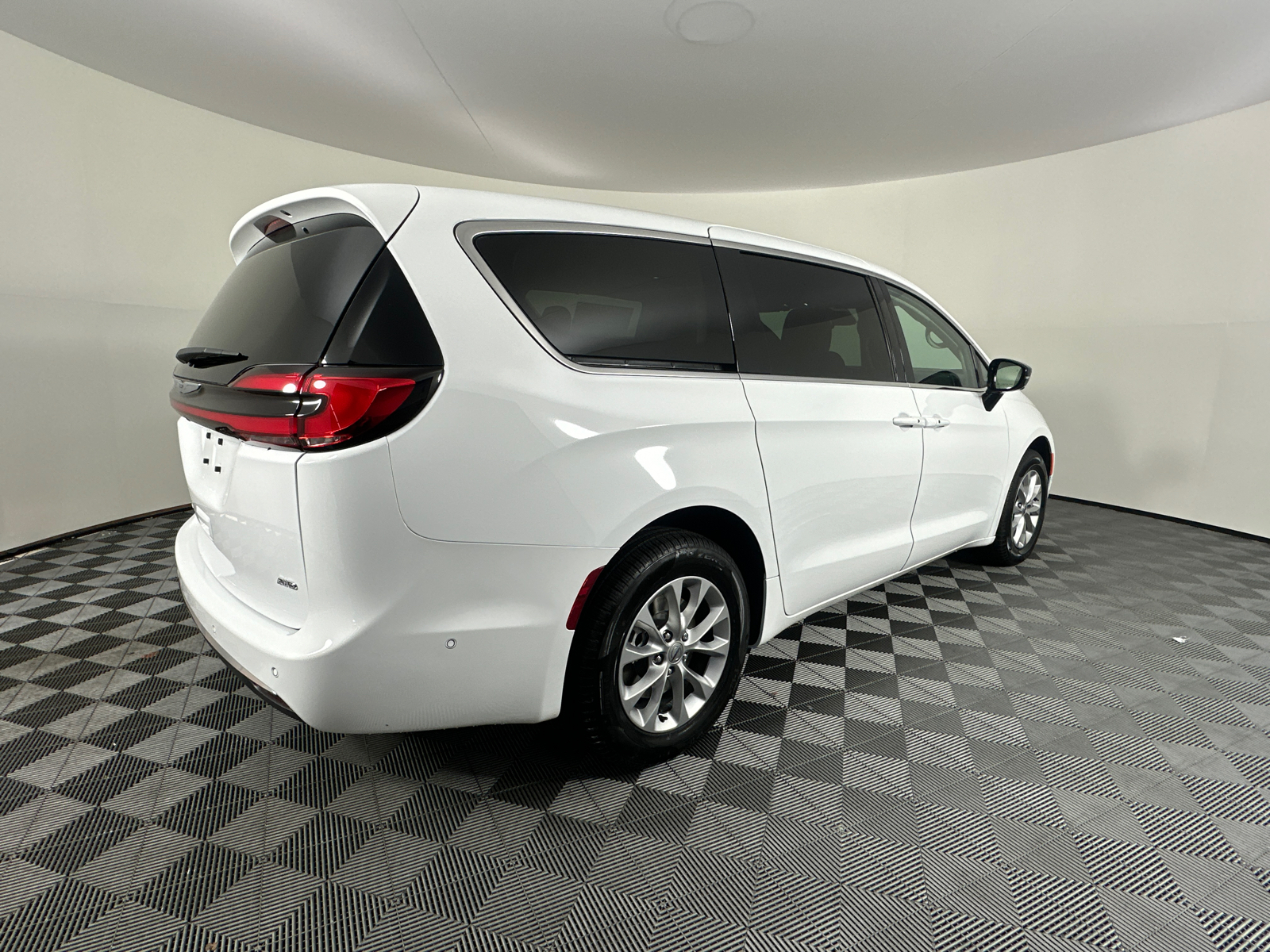 2024 Chrysler Pacifica Touring L 19