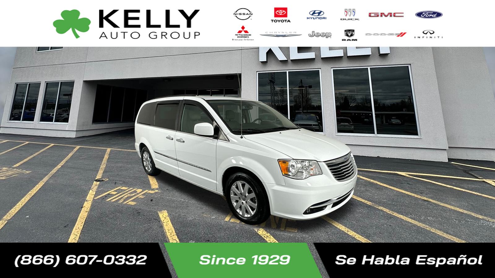 2016 Chrysler Town & Country Touring 1