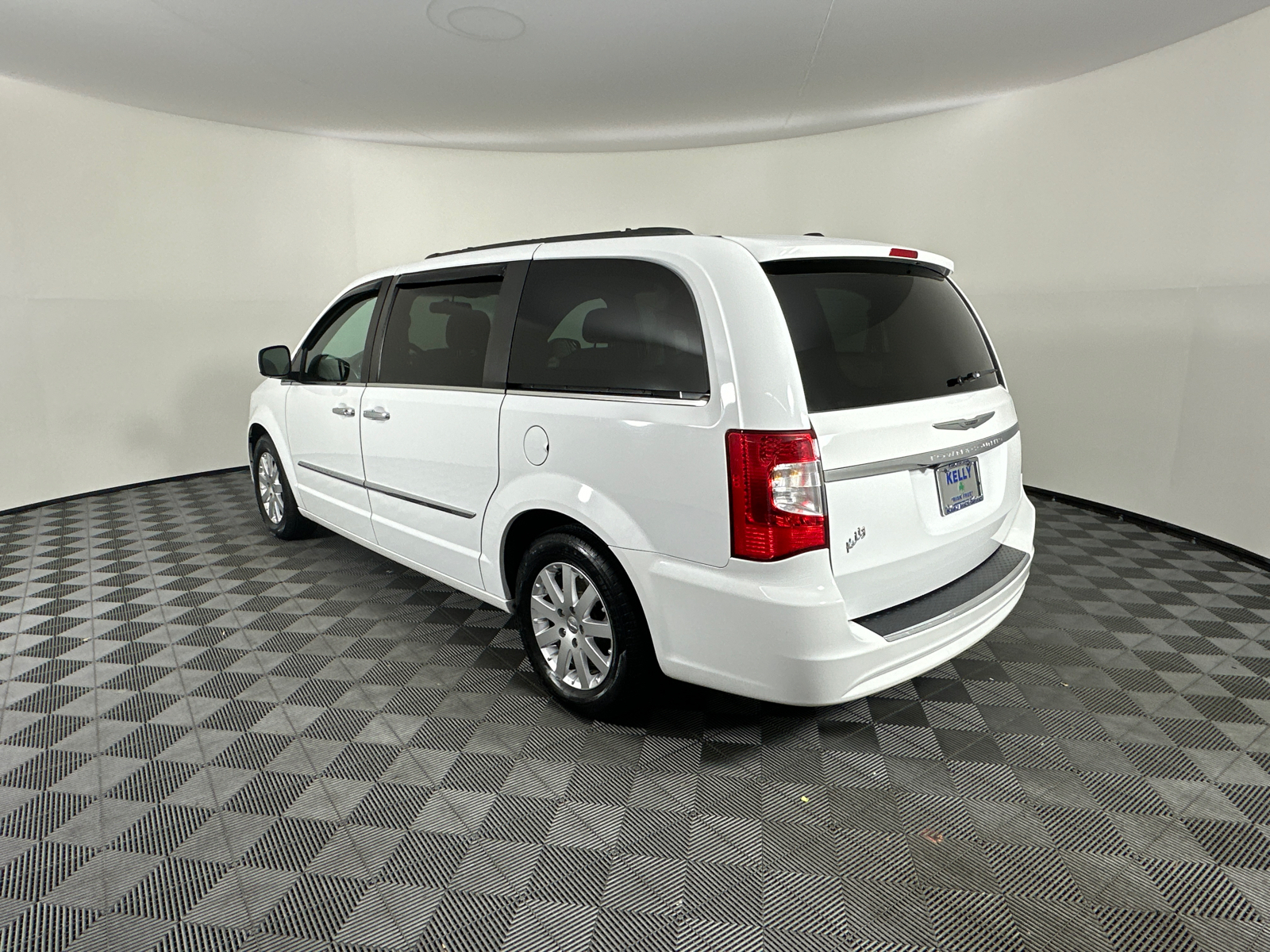 2016 Chrysler Town & Country Touring 11