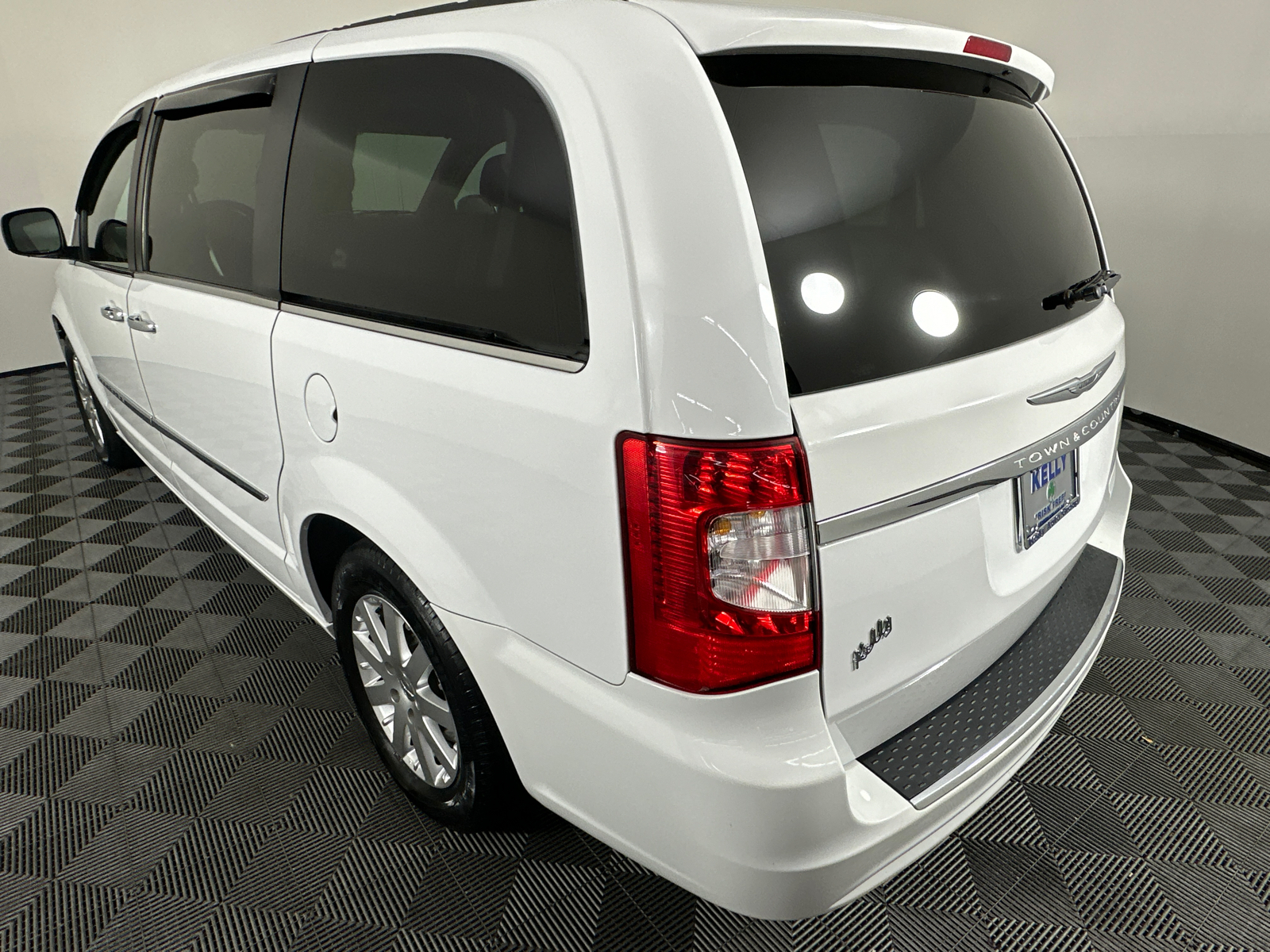 2016 Chrysler Town & Country Touring 12