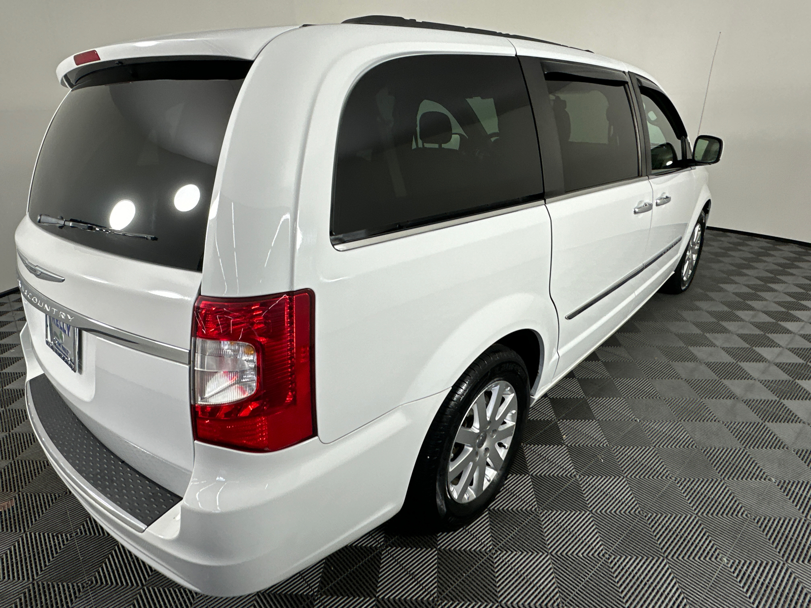 2016 Chrysler Town & Country Touring 19