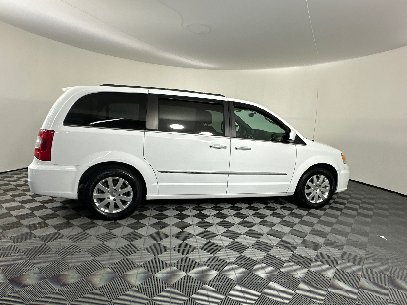 2016 Chrysler Town & Country Touring 21