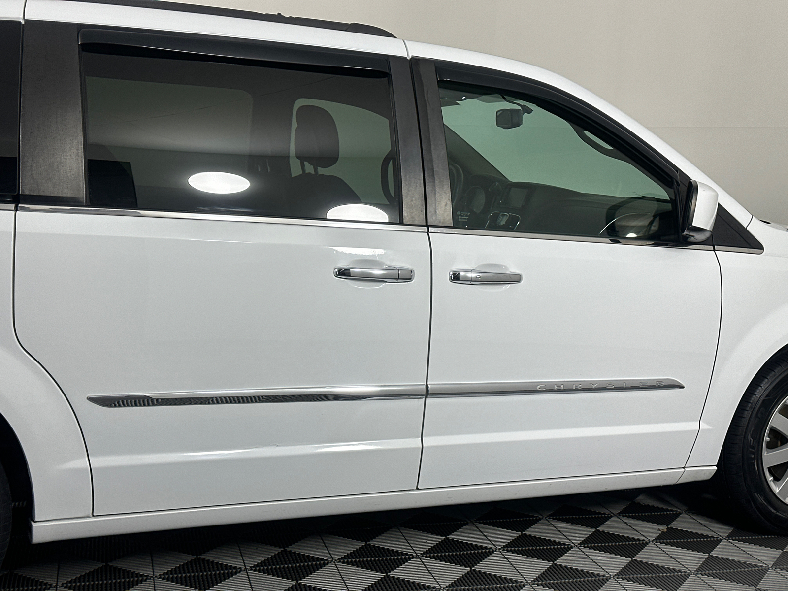 2016 Chrysler Town & Country Touring 22