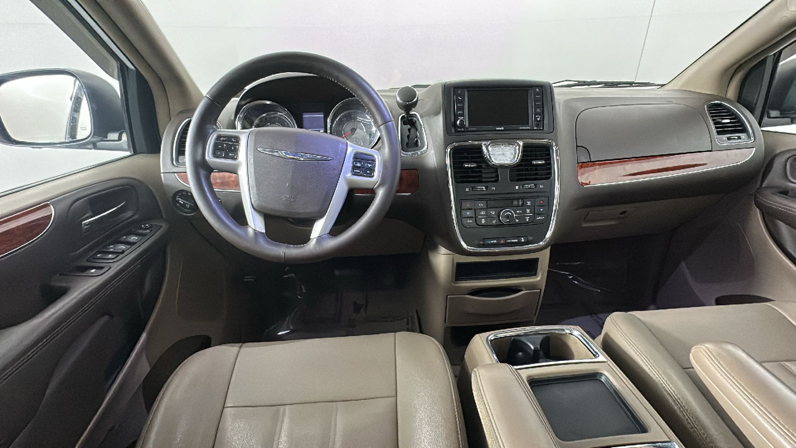 2016 Chrysler Town & Country Touring 28