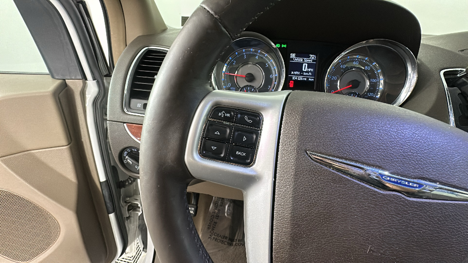 2016 Chrysler Town & Country Touring 36