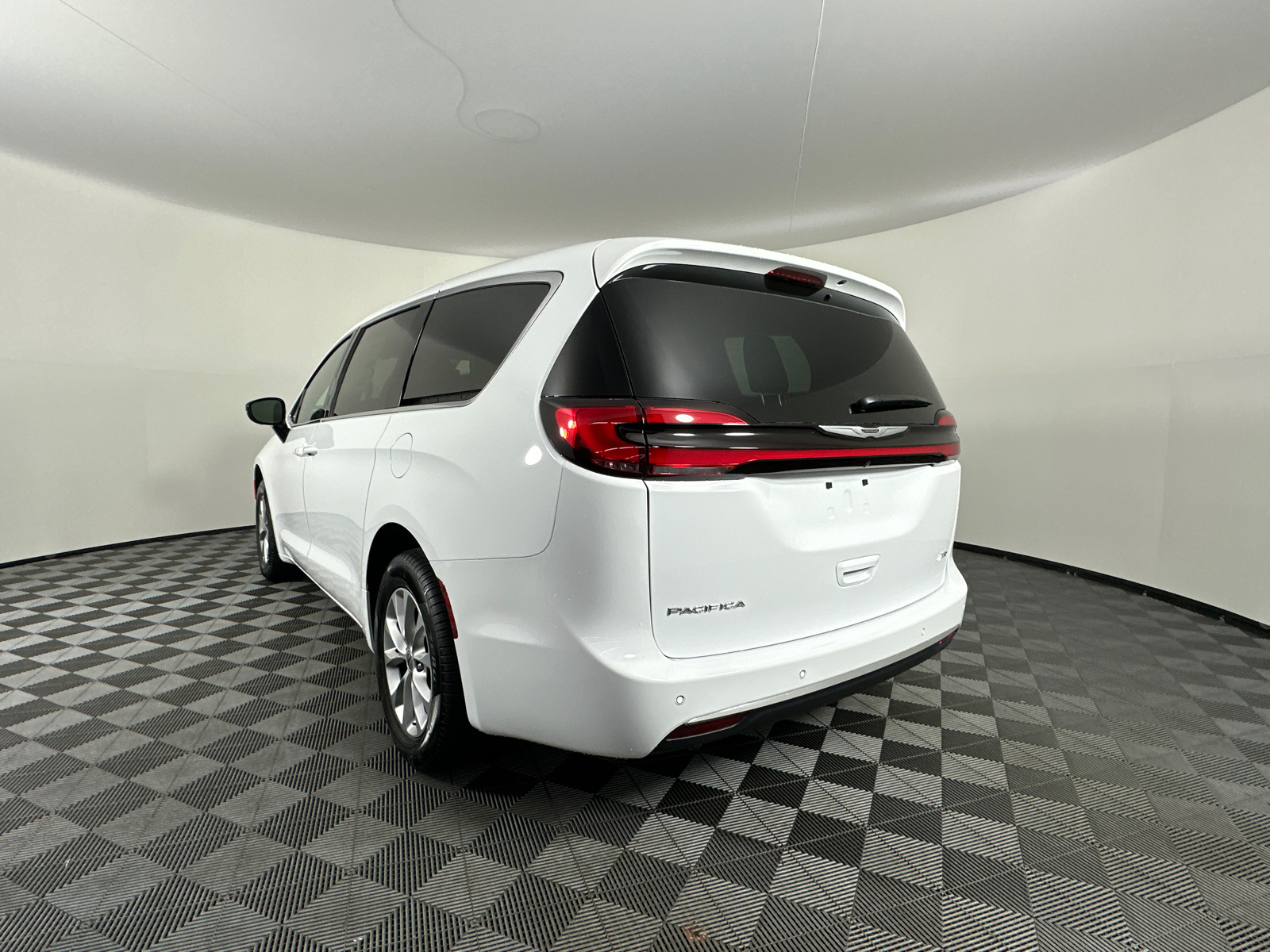 2025 Chrysler Pacifica Select 10