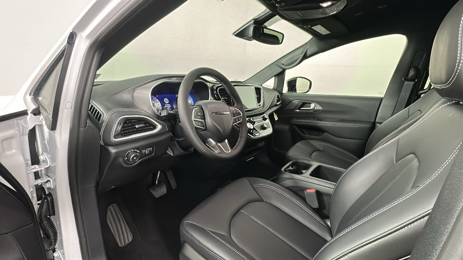 2025 Chrysler Pacifica Select 33