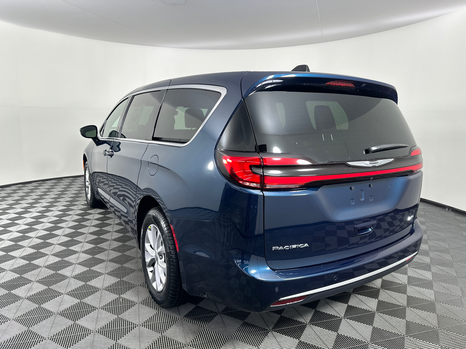 2025 Chrysler Pacifica Select 10