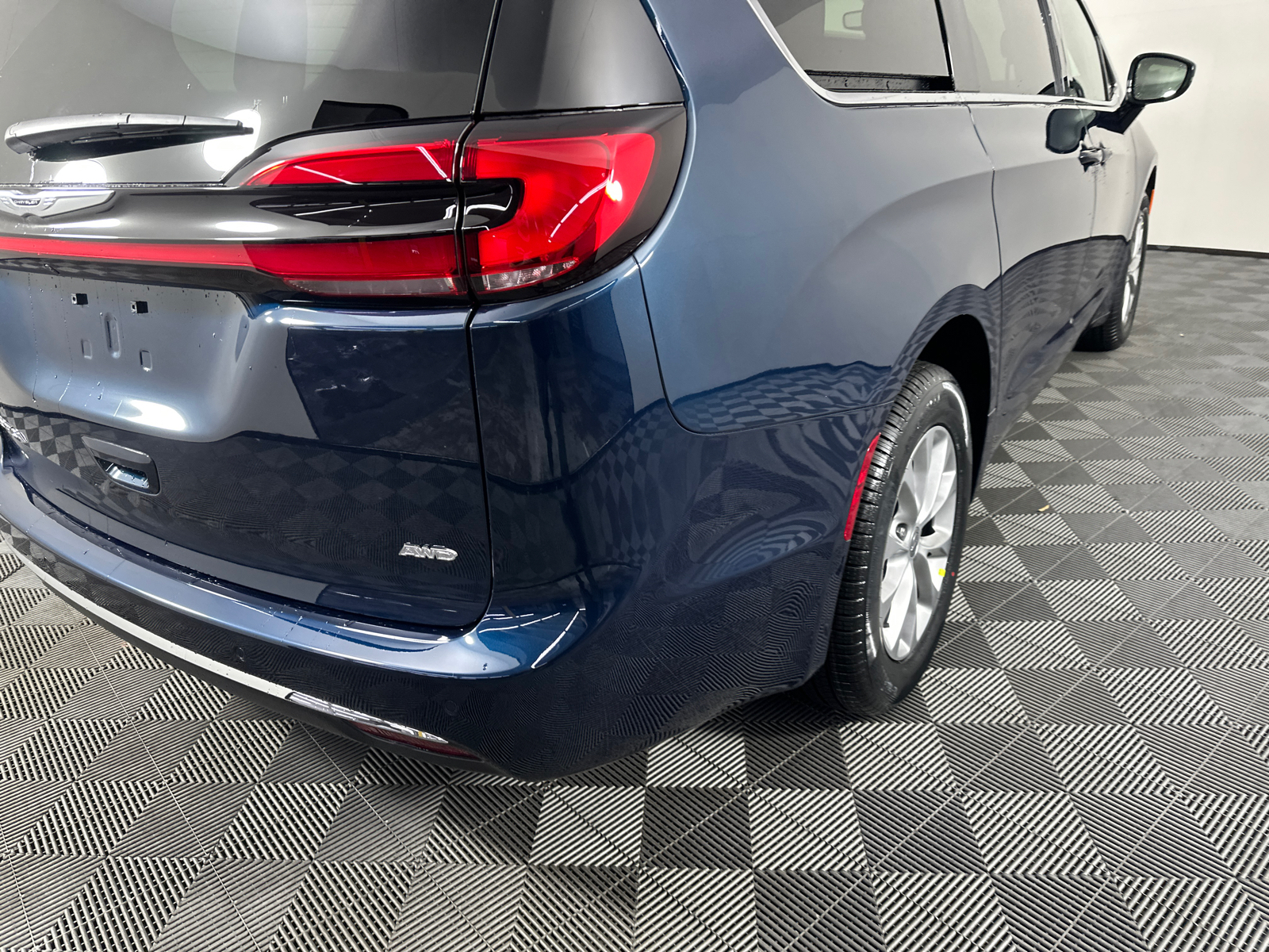 2025 Chrysler Pacifica Select 19